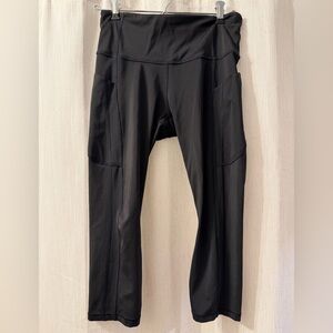 Black Athleta crop Leggings